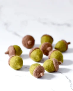 Felt Acorns - Oak Green (10 Acorns)