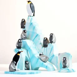 Large Wooden Icy Cliffs