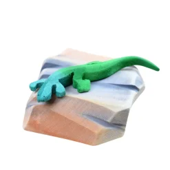 Large Wooden Mountain Cliff