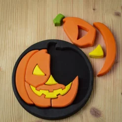 Round Halloween Puzzle - Black