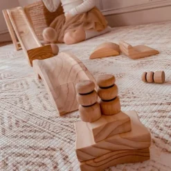 Smash Jump & Roll Ball Run