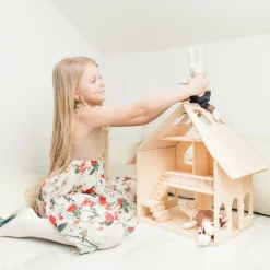Wooden Doll House - Majesty
