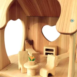 Wooden Dollhouse Furniture - 6 Piece 'Tulip Heart' Set