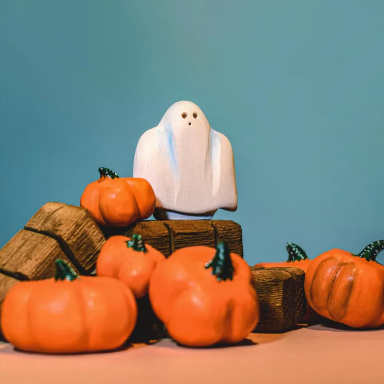 Wooden Ghost - White