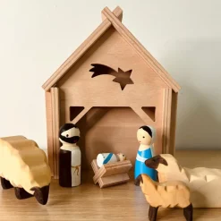 Wooden Manger Set