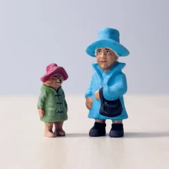 Wooden Queen & Bear Set - Collectible