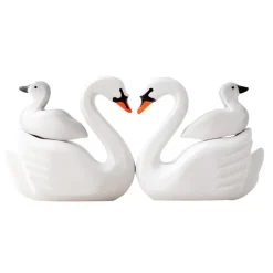 Wooden Swan - Cygnet